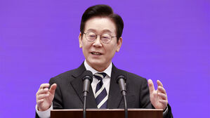 이 대통령 "중&middot;일 한쪽 편들기보다 중재&middot;조정 역할 바람직"