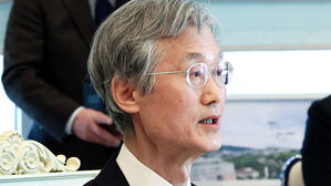 조희대, 대통령 앞에서 "사법제도 개편 공론화 거쳐 신중히 해야"