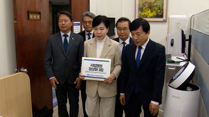 '내란재판부' 설치법 통과&hellip;'인사권 박탈' 발의