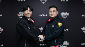 양현종, KIA에 남는다&hellip;2+1년 45억 원에 FA 계약