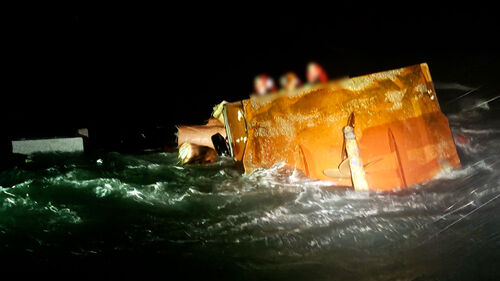 충남 태안 어선 전복…2명 사망·2명 실종