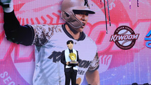 송성문, 은퇴 선수가 뽑은 '최고의 선수상' 수상