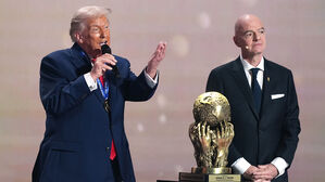 트럼프, 신설 FIFA평화상 수상&hellip;"내 인생의 큰 영예"