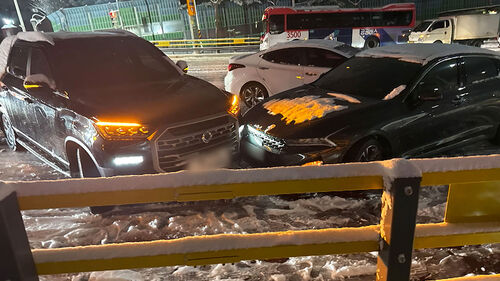 6㎝ 눈에 퇴근길 아수라장…제설 마비에 분통