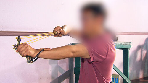 중학생들에 새총으로 탕탕…50대 남성 결국