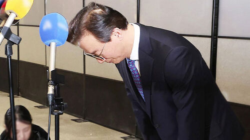 "불법 수수 없다"면서 사의…내각 첫 낙마