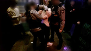 [단독] 현직 미군, 이태원 클럽서 떨어진 카드 주워쓰다 체포