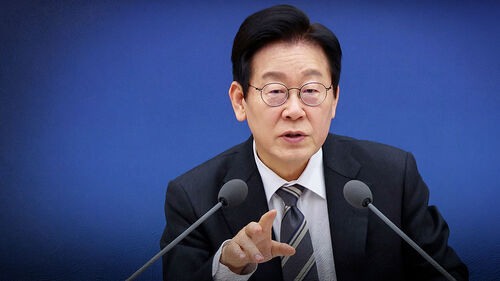 "낙인 찍기" "무능 경고" 업무보고 논란에…생중계 유지