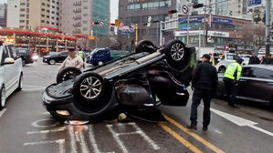 인천 교차로서 SUV 전복&hellip;1세 남아 등 4명 다쳐