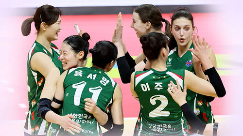 2세트서 '서브 폭격'…기업은행, 4위 도약