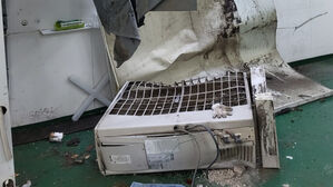 에어컨실외기 철거 작업자 4명 3m 아래로 떨어져&hellip;3명 경상