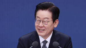 이 대통령 "재외국민 우편&middot;전자투표 등 참정권 확대 방안 추진"