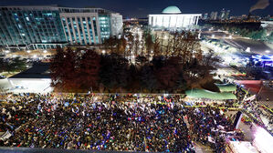 영 이코노미스트 "한국, 올해 심각한 민주주의 위협서 회복"