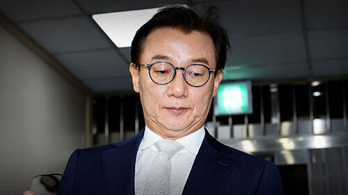 10시간째 이어진 조사…전재수 "불법 수수 결코 없다"