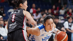 여자프로농구 우리은행, BNK 꺾고 4연&hellip;김단비 24득점