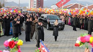 김정은, 함남 신포시 지방공장 준공식 참석&hellip;딸 김주애도 동행