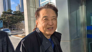 '돈 봉투 수수 의혹' 김영환 지사 재출석&hellip;"혐의 없어" 주장