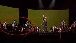 완벽한 칼군무에 환호&hellip;관중 사로잡은 댄서 정체