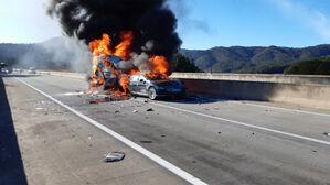 무안 몽탄2터널 인근서 차량 7대 추돌&hellip;차량 3대 전소 &middot; 5명 경상