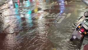 한파 속 굽은다리역 인근 상수도관 파열돼 도로 침수&hellip;복구 중