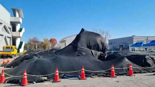 1년째 방치된 꼬리 날개…아직도 진상 규명 멀었다