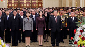 김정은과 금수산태양궁전 간 주애&hellip;앞줄 한가운데 섰다