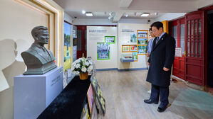 이 대통령, 방중 마지막날 '윤봉길 의거' 루쉰공원 찾아