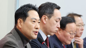 장동혁 "'줄 잘 서라' 경고만 남은 굴욕적 방중" 혹평