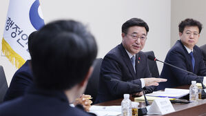 "아직도 돈봉투 관행?"&hellip;소방청 업무보고 중 '뜻밖 질문'