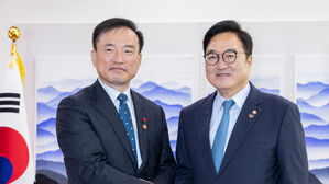 김종철 방미통위원장, 우원식 의장 만나 조속한 위원회 구성 요청