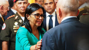 "모두에 이익" 거래 시인&hellip;'내부 단속' 강화