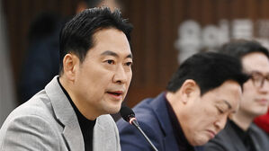 장동혁 "주권 위협"&hellip;댓글 국적표기&middot;외국인 지선 투표제한 요구