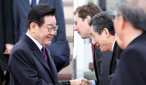 이 대통령, 일본 도착&hellip;오후 다카이치 총리와 정상회담