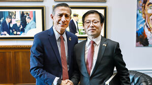 여한구 만난 강경파 미 의원 "미국 기업에 정부 차원 적대 행위 시 후과"