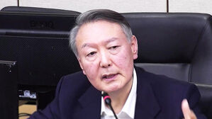 "납득 어려운 변명" 재판부, 윤 주장 대부분 일축