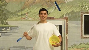 우울증 앓던 대학생&hellip;쓰러져가는 '110년 목욕탕' 인수한 사연