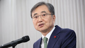 조현 "한중일 3국, 대결보다 대화 추구해야"
