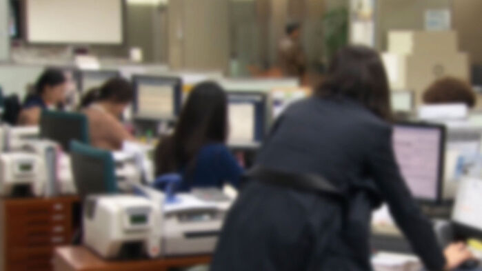 Foreign Investors Sell Record $31.8 Billion in Korean Stocks in May