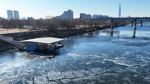 한기의 축 이동&hellip;"오늘도 이렇게 추운데" 목요일 더 춥다