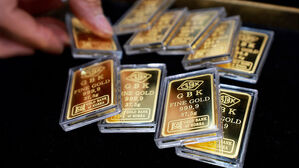 금반지 들고 나온 사람들&hellip;금 3.75g '100만 원' 넘었다