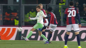 유로파리그서 나온 명장면&hellip;볼로냐 로우의 환상적 '중거리포'