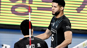 프로배구 현대캐피탈, 한국전력 꺾고 3연승&hellip;선두 도약