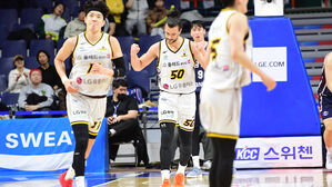 프로농구 LG, KCC 꺾고 2연패 탈출&hellip;선두 유지