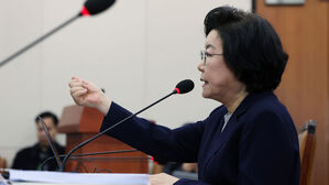 자정 넘긴 이혜훈 청문회&hellip;'특혜입학&middot;위장미혼' 집중 질타