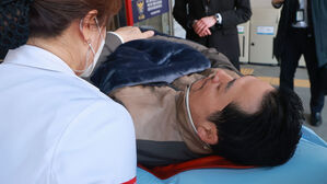 우원식, 단식 후 입원한 장동혁 병문안&hellip;20분 면회