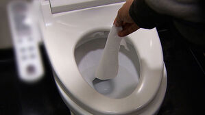 변기 집어넣자 '왈칵'&hellip;"폐기물 부담금 검토" 결국 칼 뽑았다