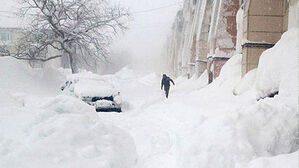 캄차카는 딴 세상&hellip;60년 만의 폭설에 건물 높이 적설
