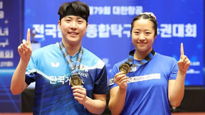 신유빈, 탁구 종합선수권 2관왕 등극&hellip;혼복&middot;단체전 우승