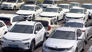 [친절한 경제] '렌터카 1&middot;2위 결합' 제동 걸렸다&hellip;공정위 조치, 이유는?