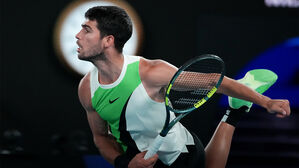 심판 경고에 "나 때문"&hellip;상대 팬들에 박수받은 사연